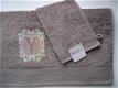handdoek met naam of borduurdesign geborduurd - 2 - Thumbnail