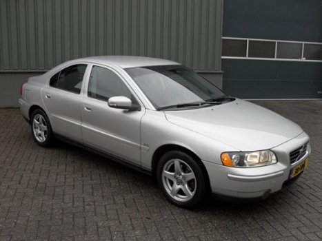 Volvo S60 - 2.4D NAVI, LEER, EDITION II - 1