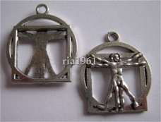 bedeltje/charm overig : vitruvius man - 25x23 mm