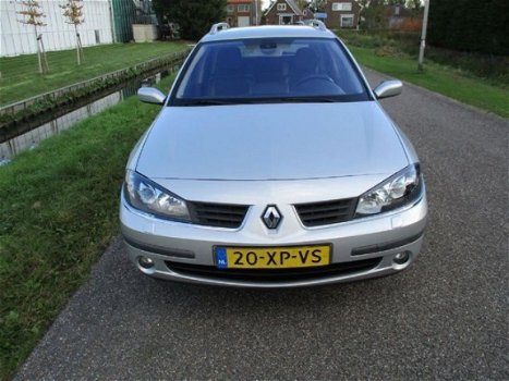 Renault Laguna Grand Tour - 2.0 dCi Tech Line - 1