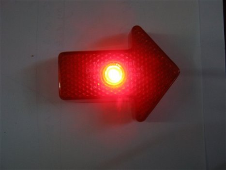 veiligheidslampje in pijlvorm, rood, Nieuw, met clip,6.5 cm - 3