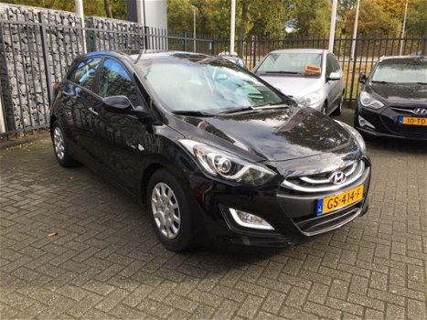 Hyundai i30 - 1.6 GDI i-Drive+bluetooth, airco - 1