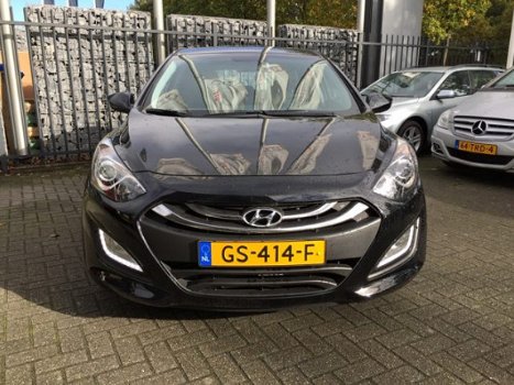 Hyundai i30 - 1.6 GDI i-Drive+bluetooth, airco - 1