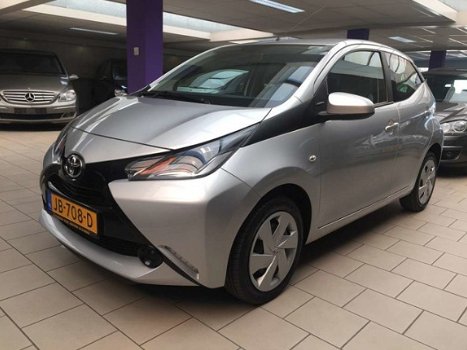 Toyota Aygo - 1.0 VVT-i x-play - 1