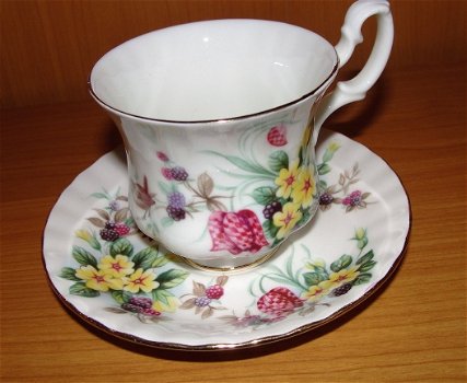 Royal Albert Dames Kop en Schotel Bloemen en Bramen - 4