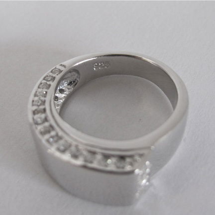 NIEUW Strakke zilveren RING met zirkonia's. Verkrijgbaar in 5 ring maten INCLUSIEF VERZENDEN! - Afbeelding 5