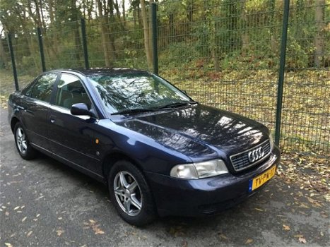 Audi A4 - YOUNGTIMER 1.9 TDI Advance - 1