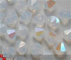 Swarovski 5301 White Opal AB 4mm Per 10 Stuk