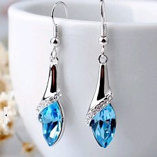1001 oorbellen swarovski crystal blauw met zilveren afwerking