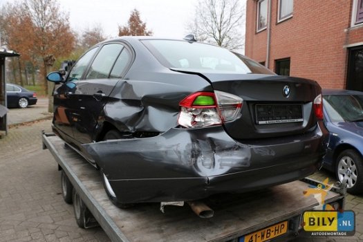 BILY in Enter BMW E90 320D Sedan 2006 specialist in het demonteren van BMW en MINI. - 3