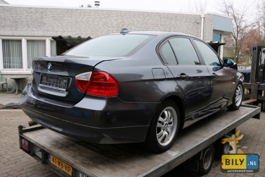 BILY in Enter BMW E90 320D Sedan 2006 specialist in het demonteren van BMW en MINI. - 4