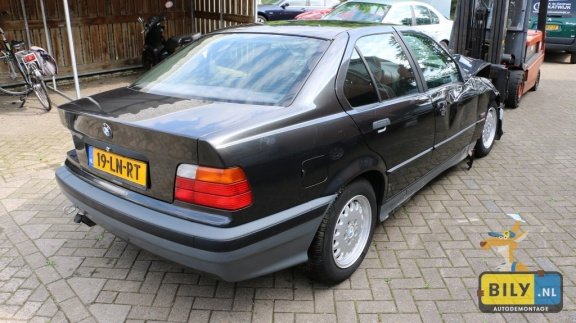 BMW BILY E36 325i Sedan 1991 in onderdelen te verkrijgen - 2