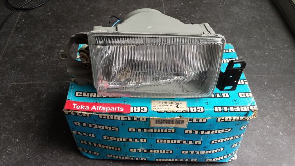 Alfa Romeo 33 koplamp H4 Carello 03.474.748 Rechts NOS bj 83-90 - nr. 1