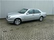 Mercedes-Benz E-klasse - 240 Avantgarde YOUNGTIMER - 1 - Thumbnail