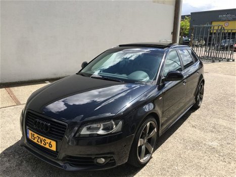 Audi A3 Sportback - S-Line 2.0TDI 125 KW met Panoramadak, Navi, Xenon met Led, Leder - 1