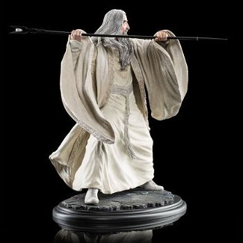 The Hobbit Statue SARUMAN THE WHITE AT DOL GULDUR - 4