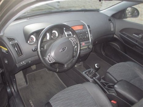 Kia Cee'd - 2.0 X-ecutive - 1