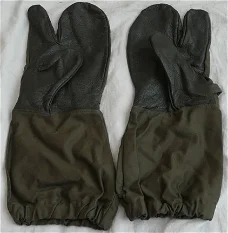 Handschoenen / Overwanten, Gevechts, Koninklijke Landmacht, maat: 11, 1982.(Nr.3)