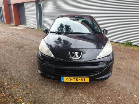 Peugeot 207 - 1.4-16V XR - 1