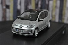 Vw Up grijs 1:43 Schuco