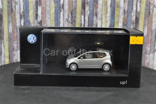 Vw Up grijs 1:43 Schuco - 4