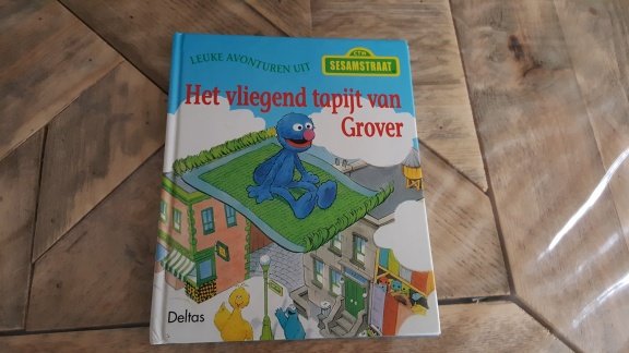 Het vliegend tapijt van Grover Sesamstraat - 1
