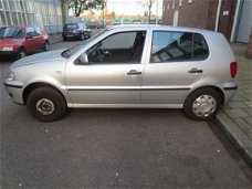 VW Polo 5drs 6N2 1.4 MPI 2001 Onderdelen en Plaatwerk LA7W