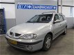 Renault Mégane Break - 1.4-16V LATITUDE - 1 - Thumbnail