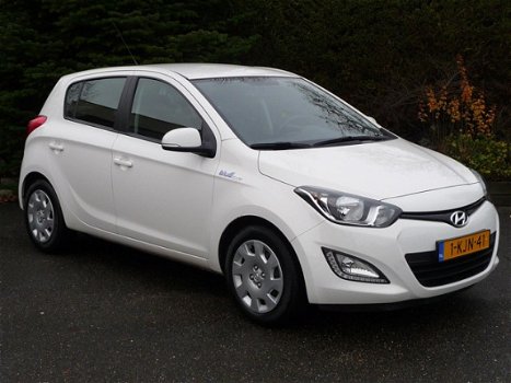 Hyundai i20 - 1.2I 5-DRS i-MOTION + NAVI - 1