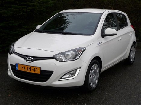 Hyundai i20 - 1.2I 5-DRS i-MOTION + NAVI - 1