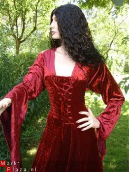Middeleeuwse rode jurk - 1