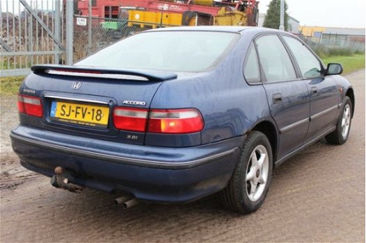 Honda Accord - 2.0i - 1