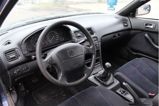 Honda Accord - 2.0i - 1