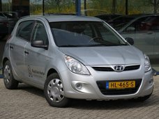 Hyundai i20 - 1.2 5-DEURS / AIRCO / CENTRALE DEURVERGRENDELING