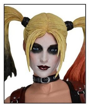 Harley Quinn Batman Arkham 1/4 scale Action Figure - 4