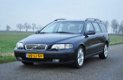 Volvo V70 - 2.4 T Ocean Race in fraaie conditie met nieuwe APK - 1 - Thumbnail