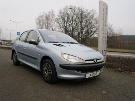 Peugeot 206 - 1.4 HDI XT /5 DRS/AIRCO/C.V./RADIO CD/STUURBEKR - 1