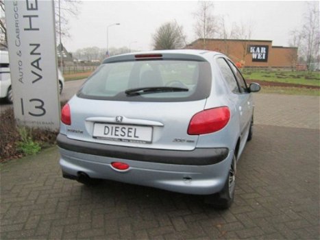 Peugeot 206 - 1.4 HDI XT /5 DRS/AIRCO/C.V./RADIO CD/STUURBEKR - 1