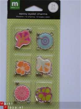 OPRUIMING: making memories epoxy eyelet charms flowers - 1