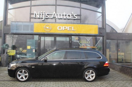 BMW 5-serie Touring - 520D CORPORATE XENON/NAVI/PDC - 1