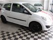 Renault Twingo - 1.2 Bj 2009 Wit Topstaat lage km 62.361 - 1 - Thumbnail