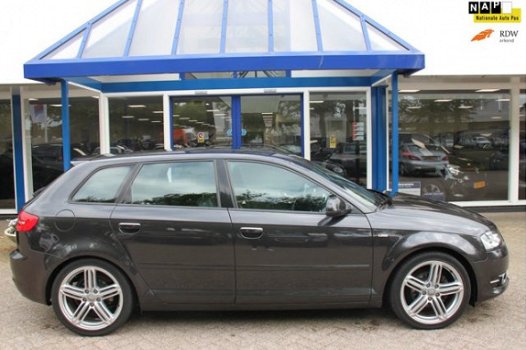 Audi A3 - 1.6 TDI Amition Pro Line S-Line - 1