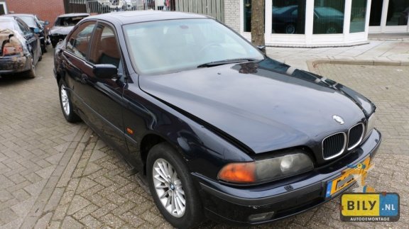 In onderdelen BMW E39 540i Sedan bij BILY Autodemontage - 2