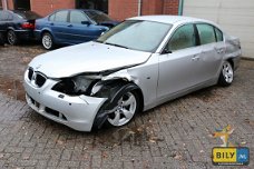 BILY BMW E60 530i Sedan 2004  Titansilber Handgeschakeld