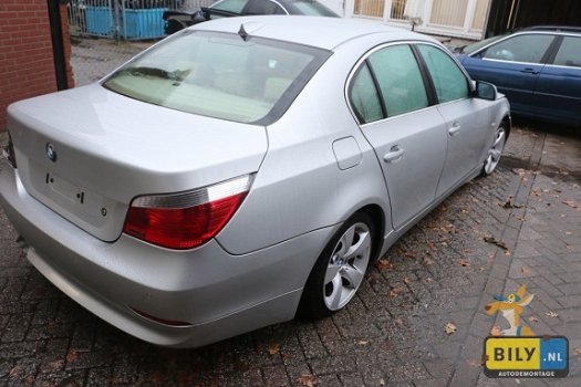 BILY BMW E60 530i Sedan 2004 Titansilber Handgeschakeld - 3