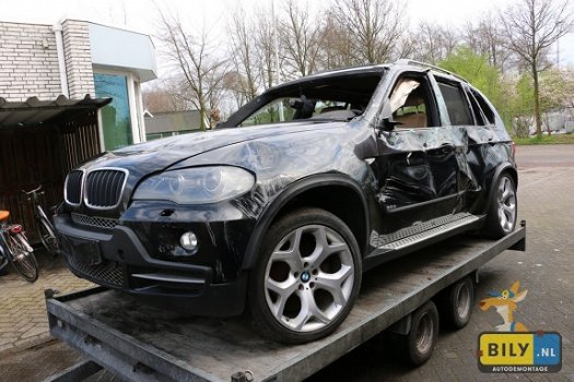 BILY in Enter BMW E70 X5 3.0D SUV 2007 Black Sapphire Metallic - 2