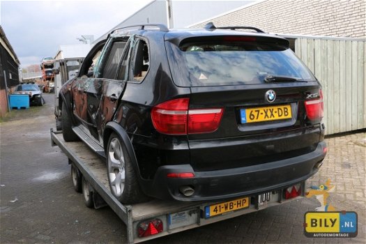 BILY in Enter BMW E70 X5 3.0D SUV 2007 Black Sapphire Metallic - 4