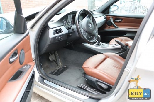 BILY BMW, E91 325D Touring Titan Silver 2008 Sport Interieur - 5