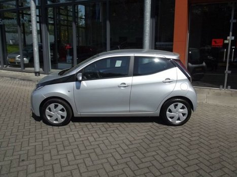 Toyota Aygo - 1.0 VVT-I X-PLAY - 1