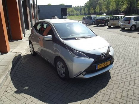 Toyota Aygo - 1.0 VVT-I X-PLAY - 1